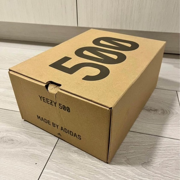 Yeezy 500 Sz 8.5 - Picture 2 of 8